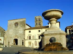 cattedrale con fontana